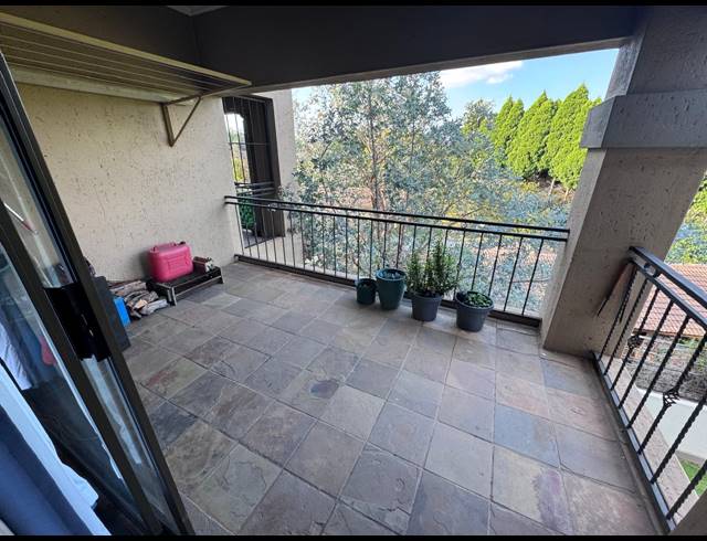 1 bed property to rent in WELTEVREDENPARK